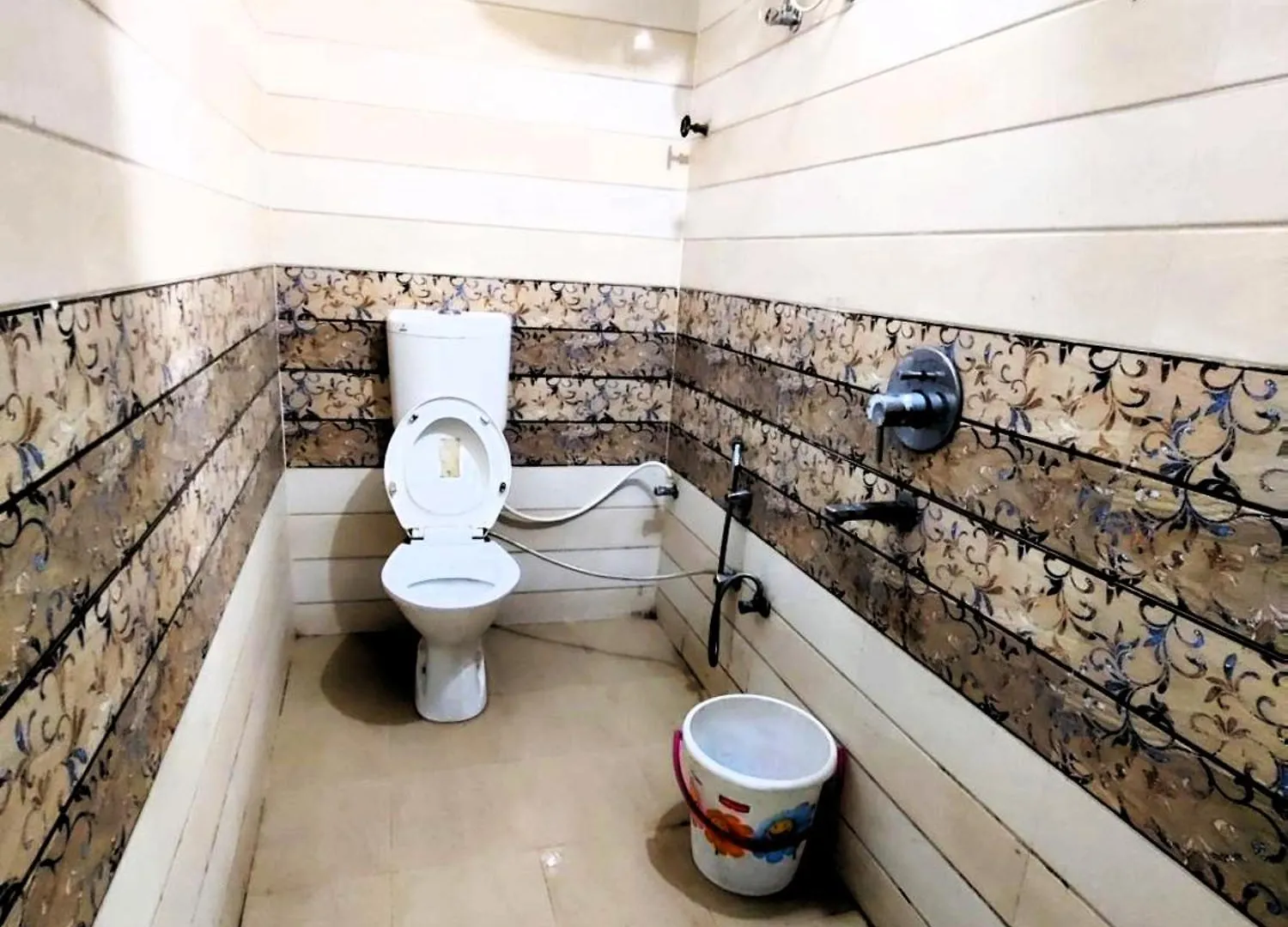 M R Swastik Guest House Varanasi Near Beniya Park - Excellent Stay With Family, Parking Facilities Ubytování v soukromí